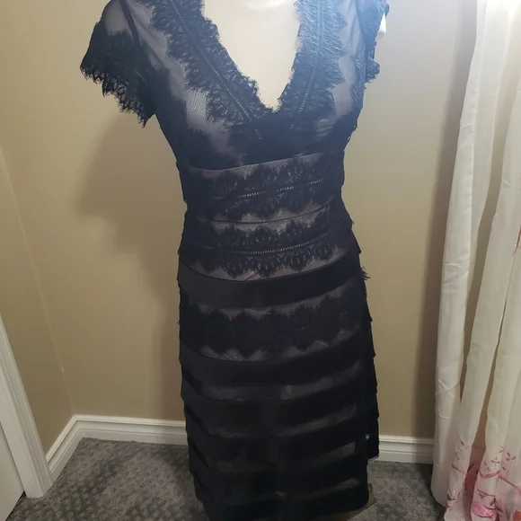 Dress - Picture 6 of 6